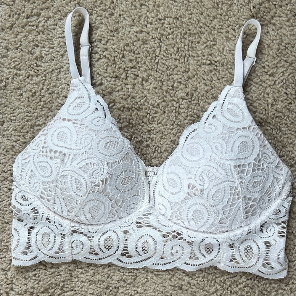 Victoria Secret Pink White Lace push-up Bralette size Sm